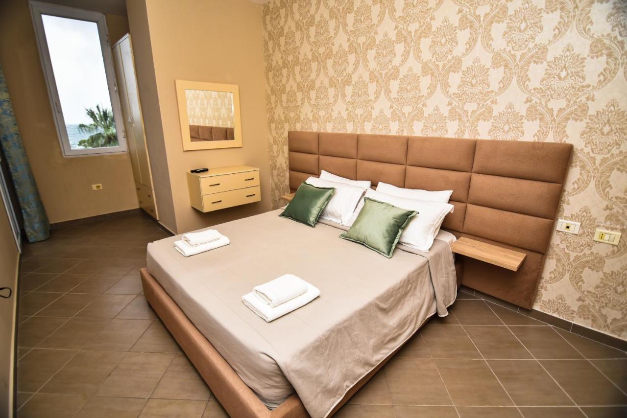 Seaview Apartment Vlorë Esterno foto