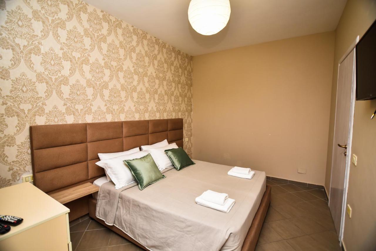 Seaview Apartment Vlorë Esterno foto
